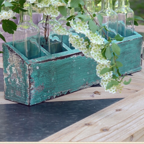 Green Distressed Wood Bottle Display - Picture 3 of 4